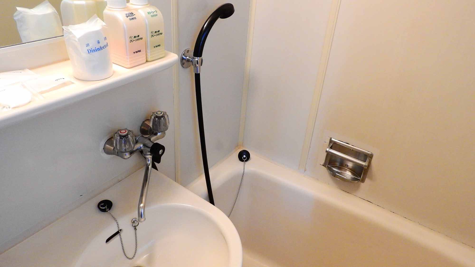 *Single room (with bathroom and toilet): Approx. 11 square meters. Wi-Fi connection available! Smoking and non-smoking rooms available.
