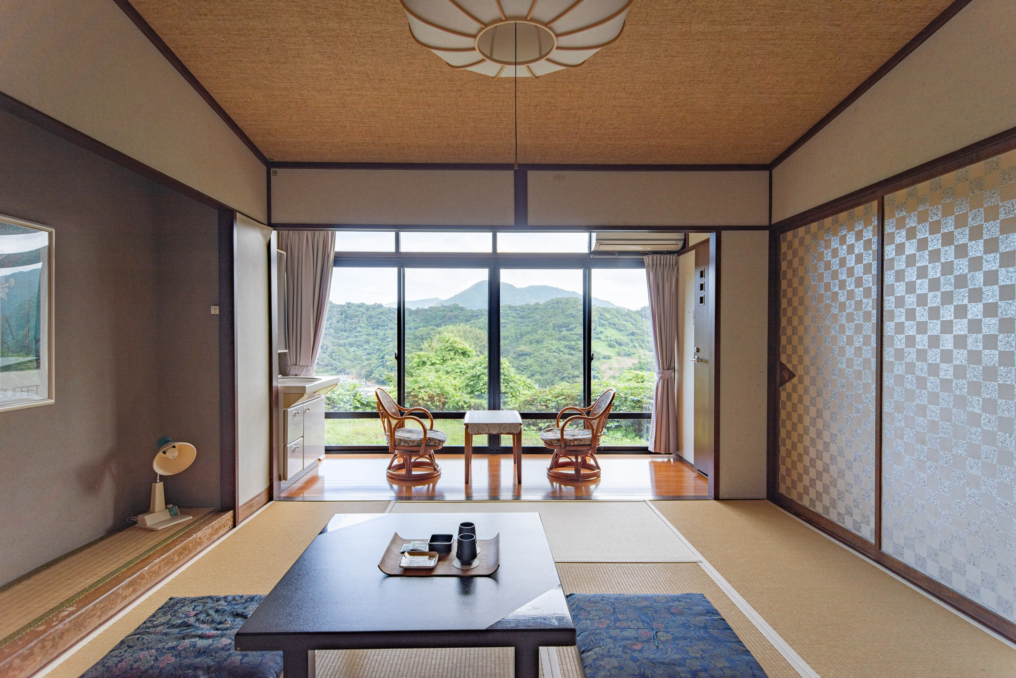 Random Japanese-style room, 8 tatami mats