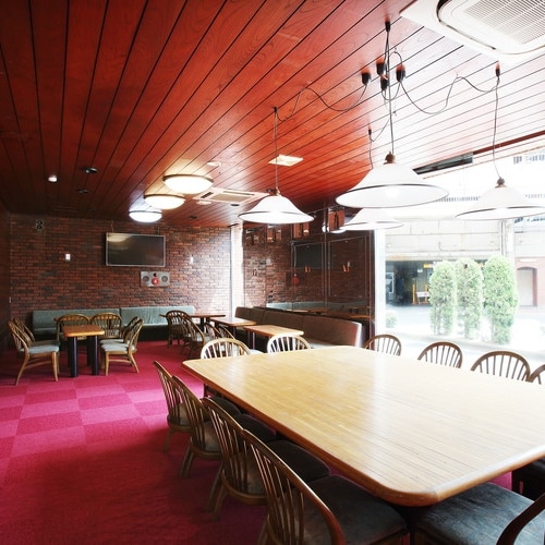 Shared lobby. Pots and vending machines are available on the 1st floor.