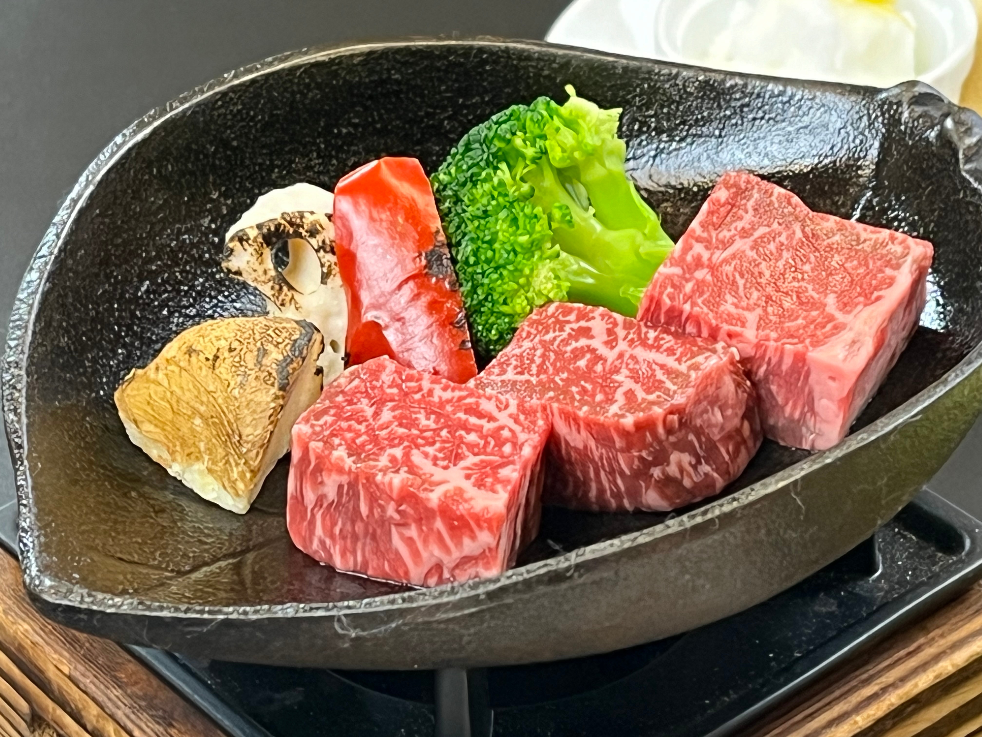 錦牛肉鐵板燒