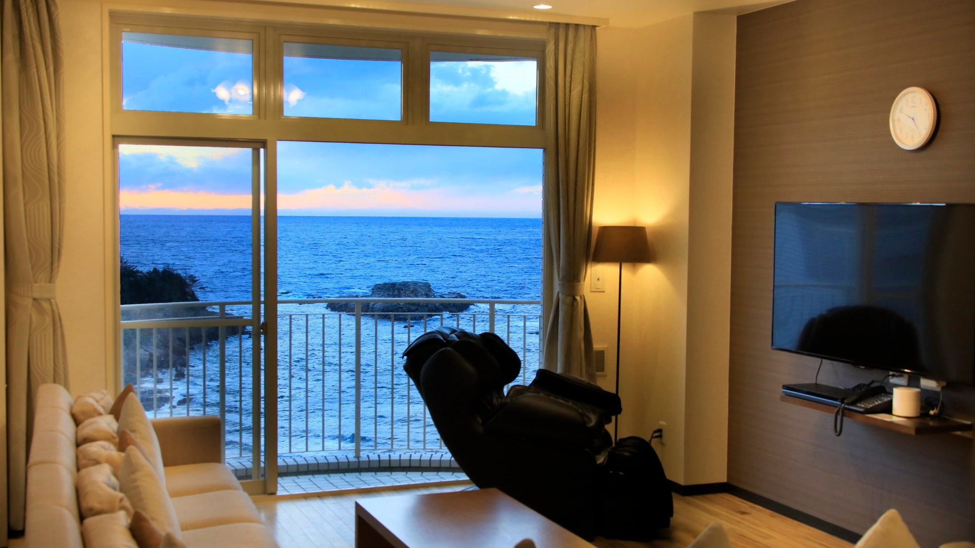 [Example of a premium room] The view from the room is spectacular.