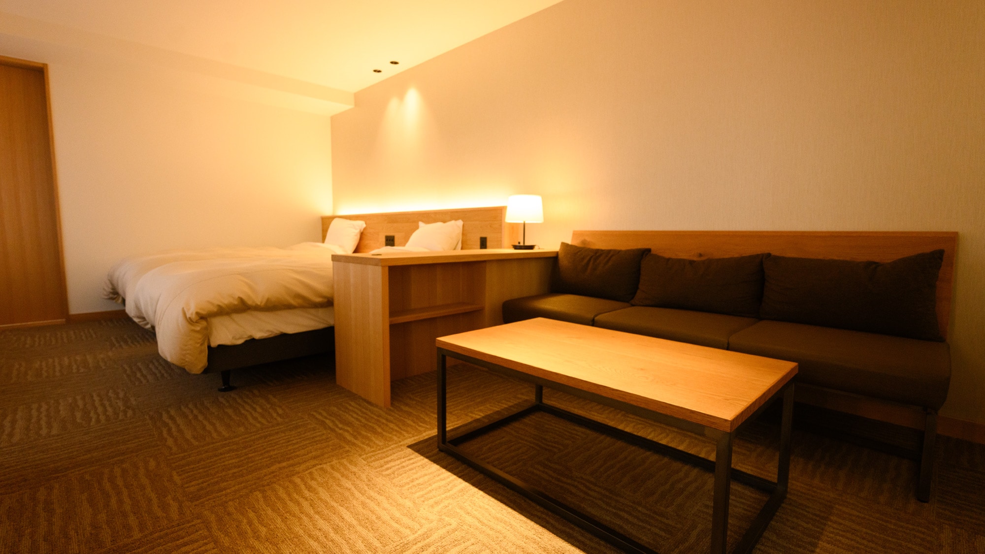 Guest room / [Azalea] With semi-open-air bath <Park view>