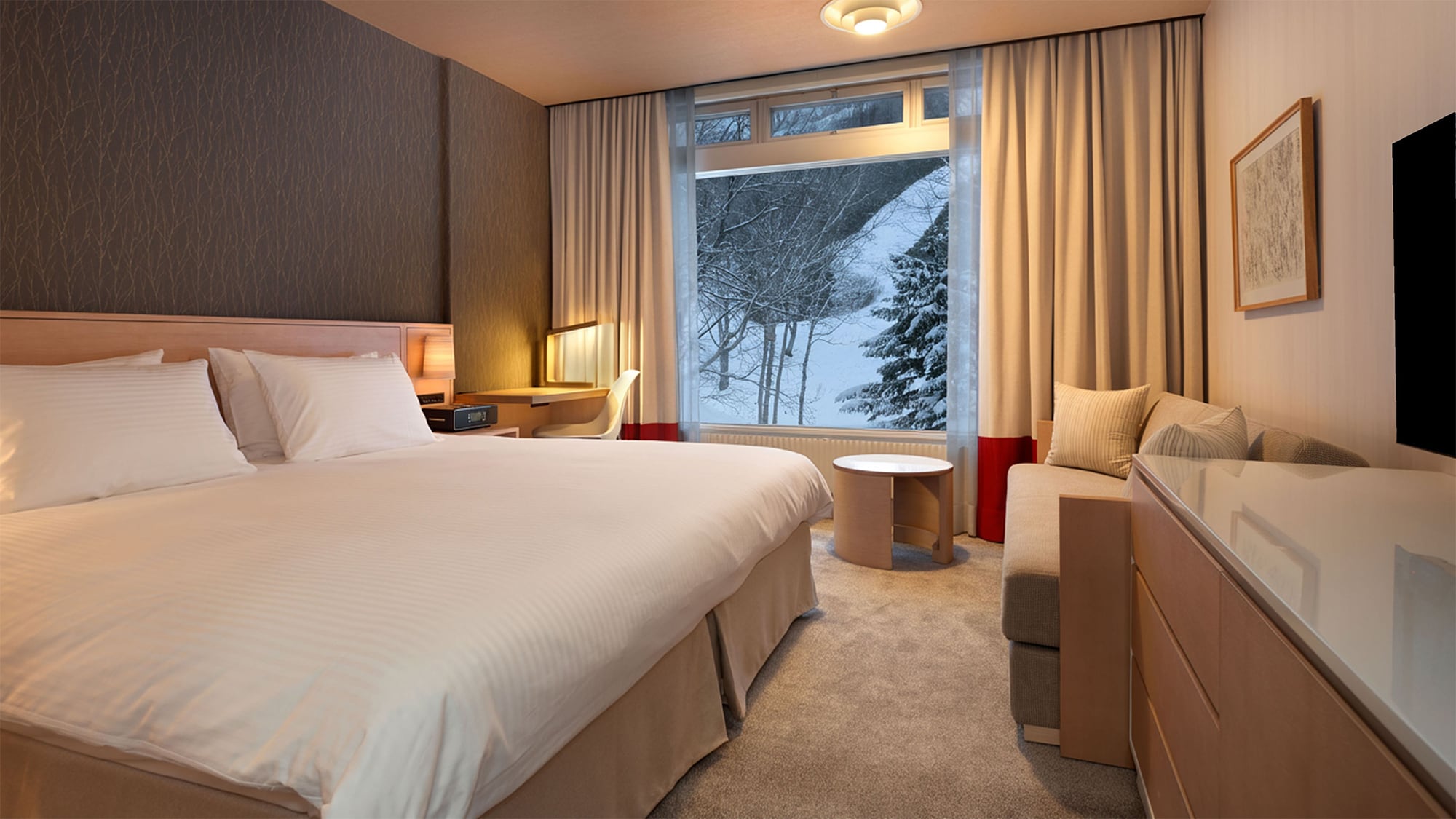 Guest Room Nature View (King Bed)