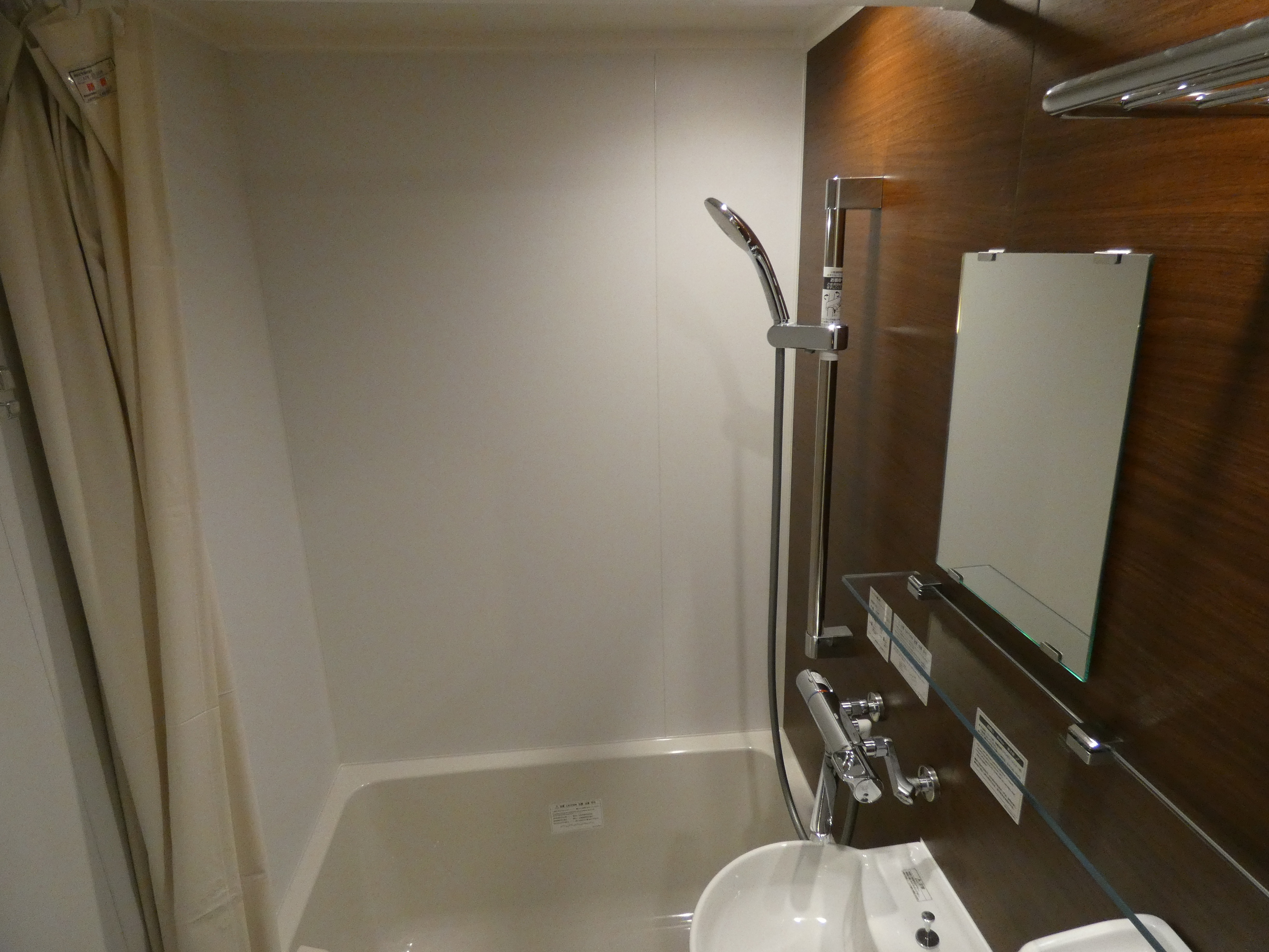 Guest room unit bath C