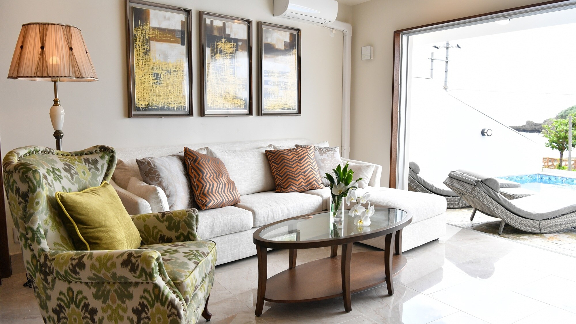 Premium Suite (Living Room)