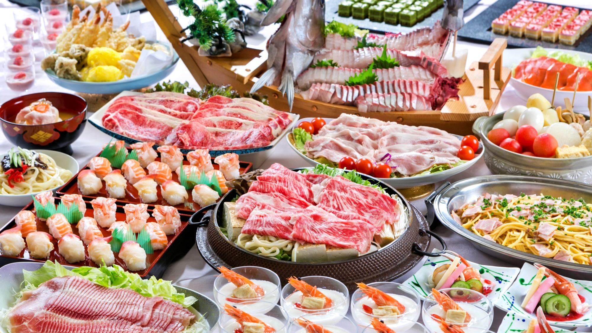[Dinner] A wide range of meals are available, including Japanese and Western dishes, meat and fish.