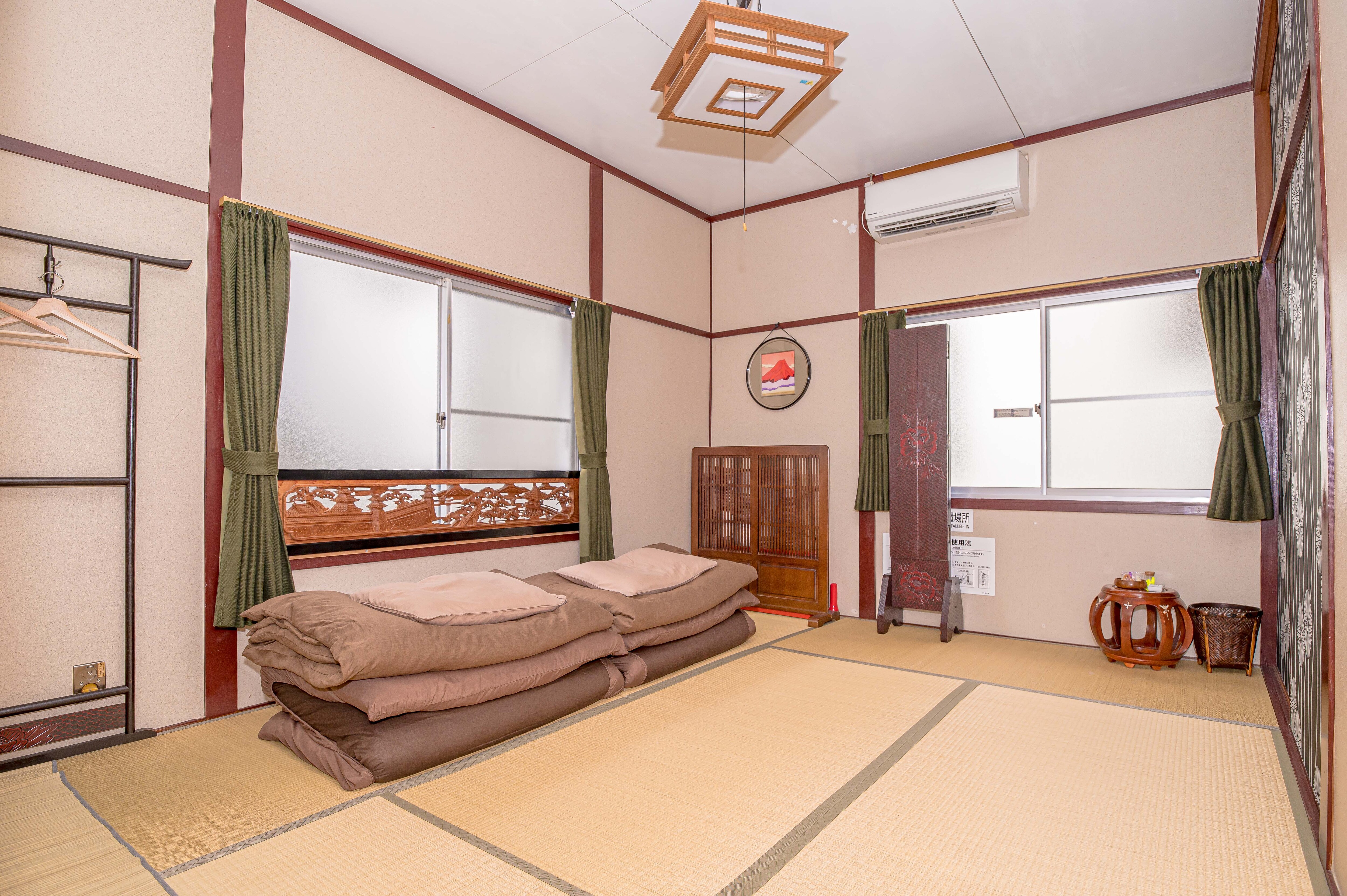 Japanese-style room