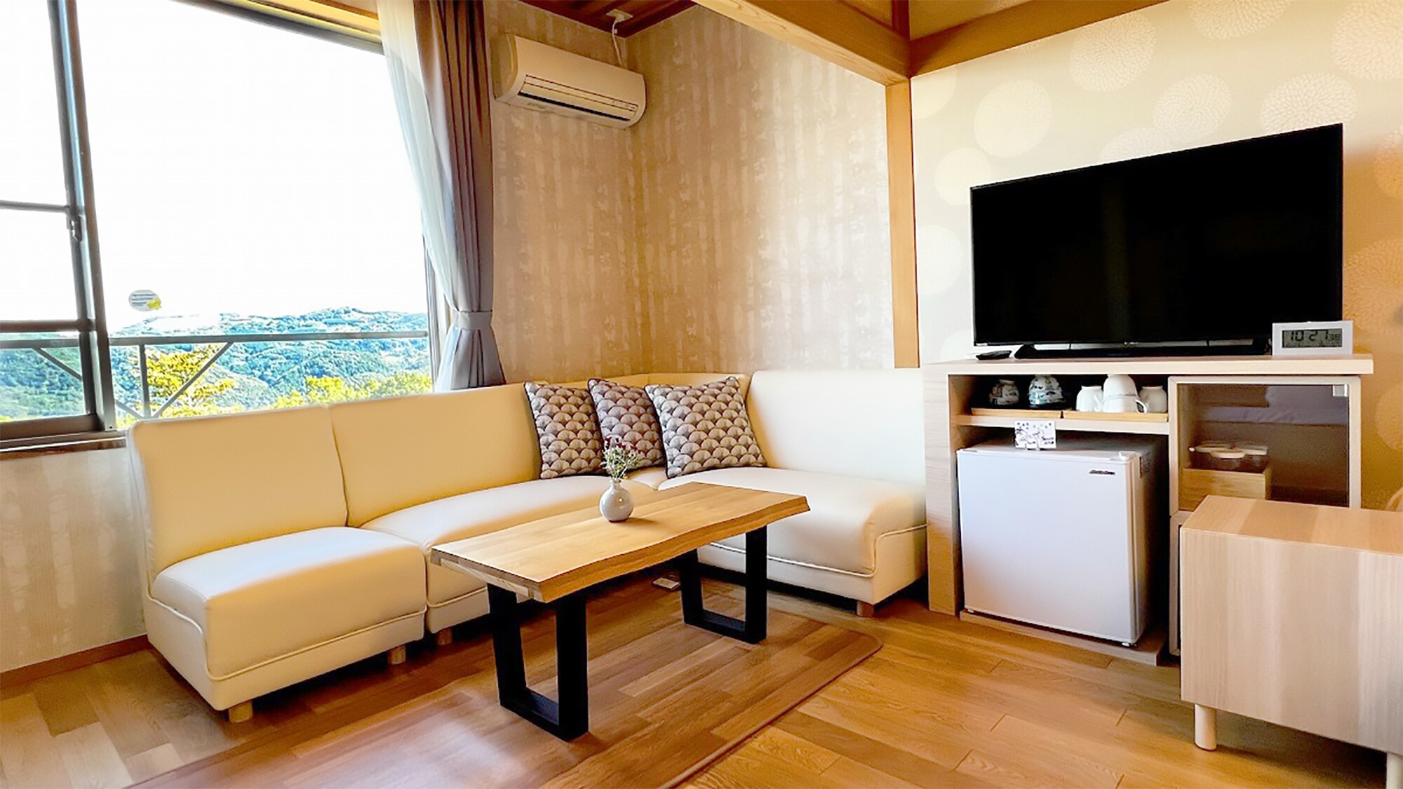 [Ginkgo Room]