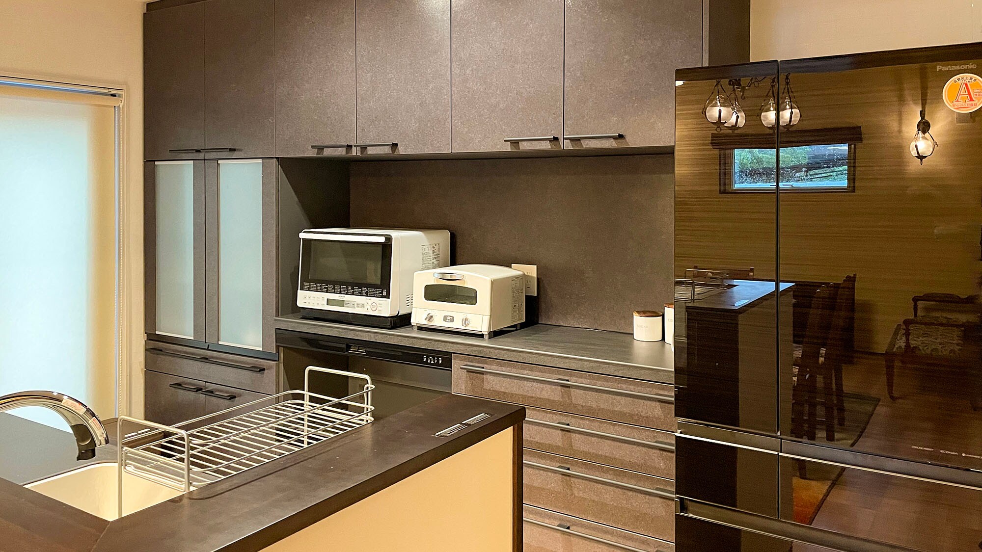 ・[South Villa] There is a large refrigerator, so please feel free to bring your own food.