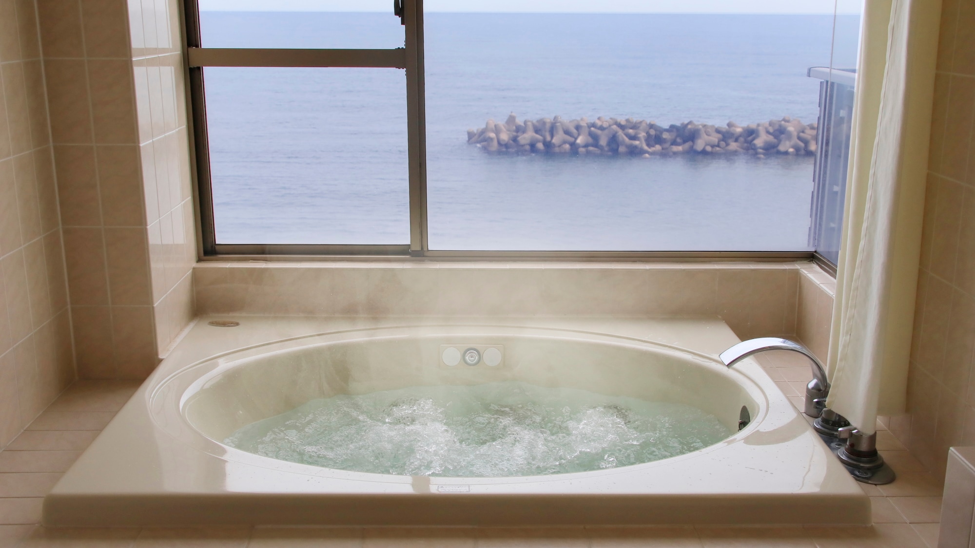 【露天浴池＆全景按摩浴缸】日式房間 8張榻榻米（範例）