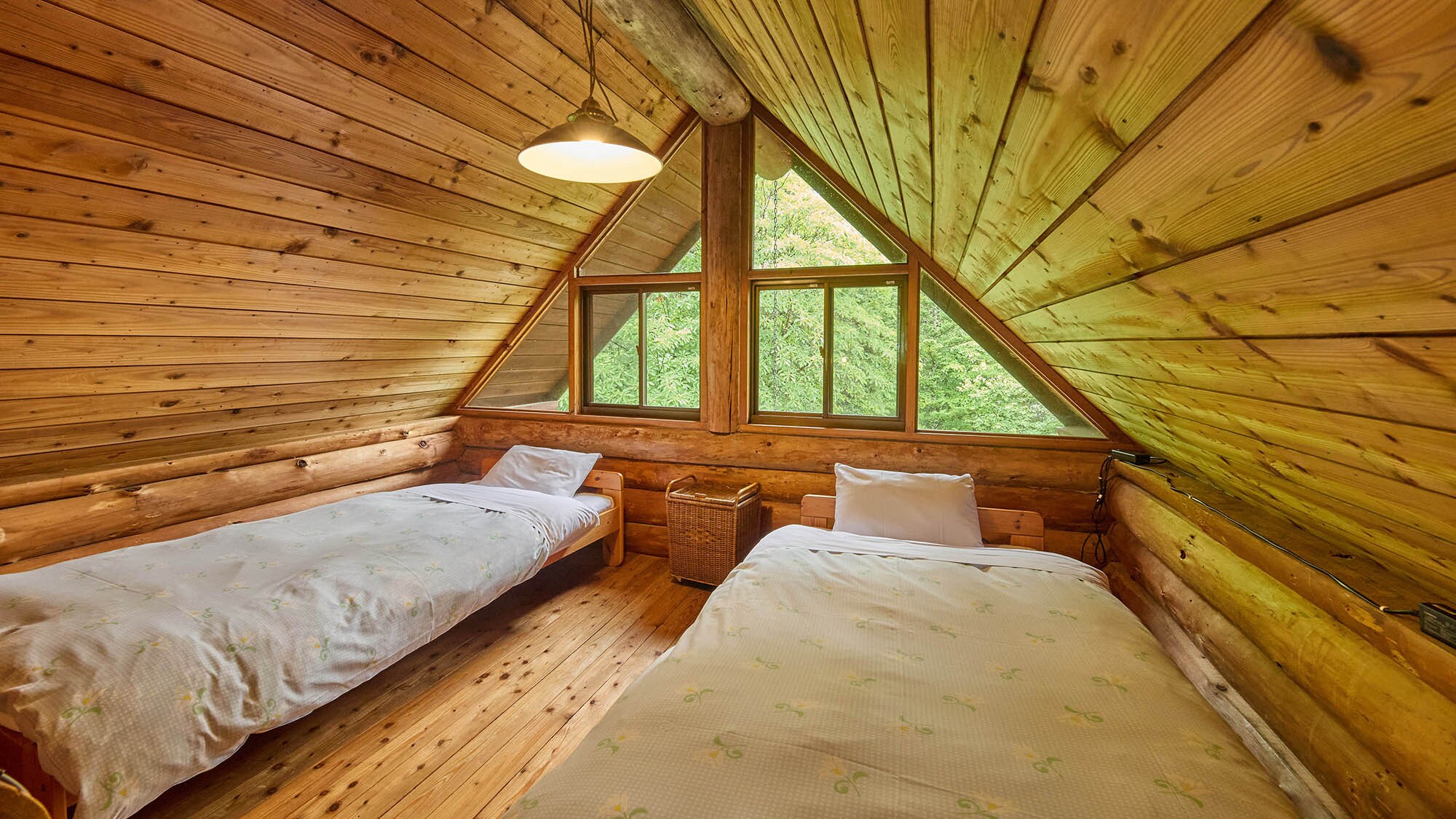 ・[Campanula] There are two loft twin bedrooms on the second floor.