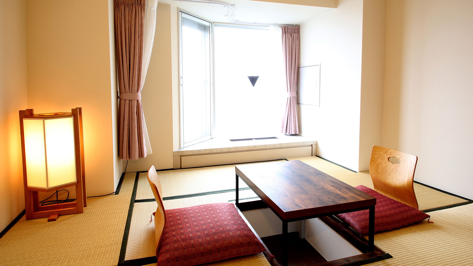 Ruang Tatami di kamar Jepang dan Barat