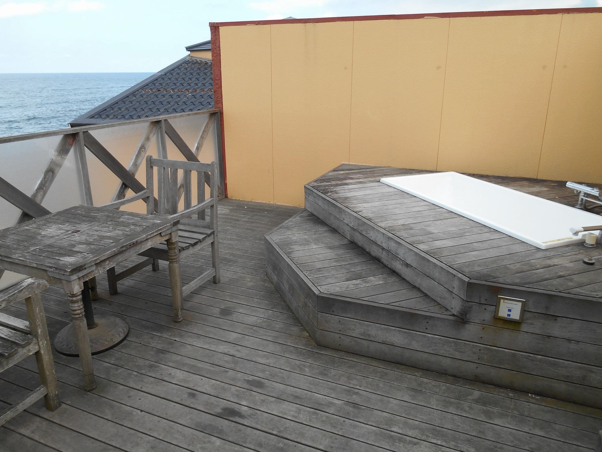 Fugu room, deck and open-air bath