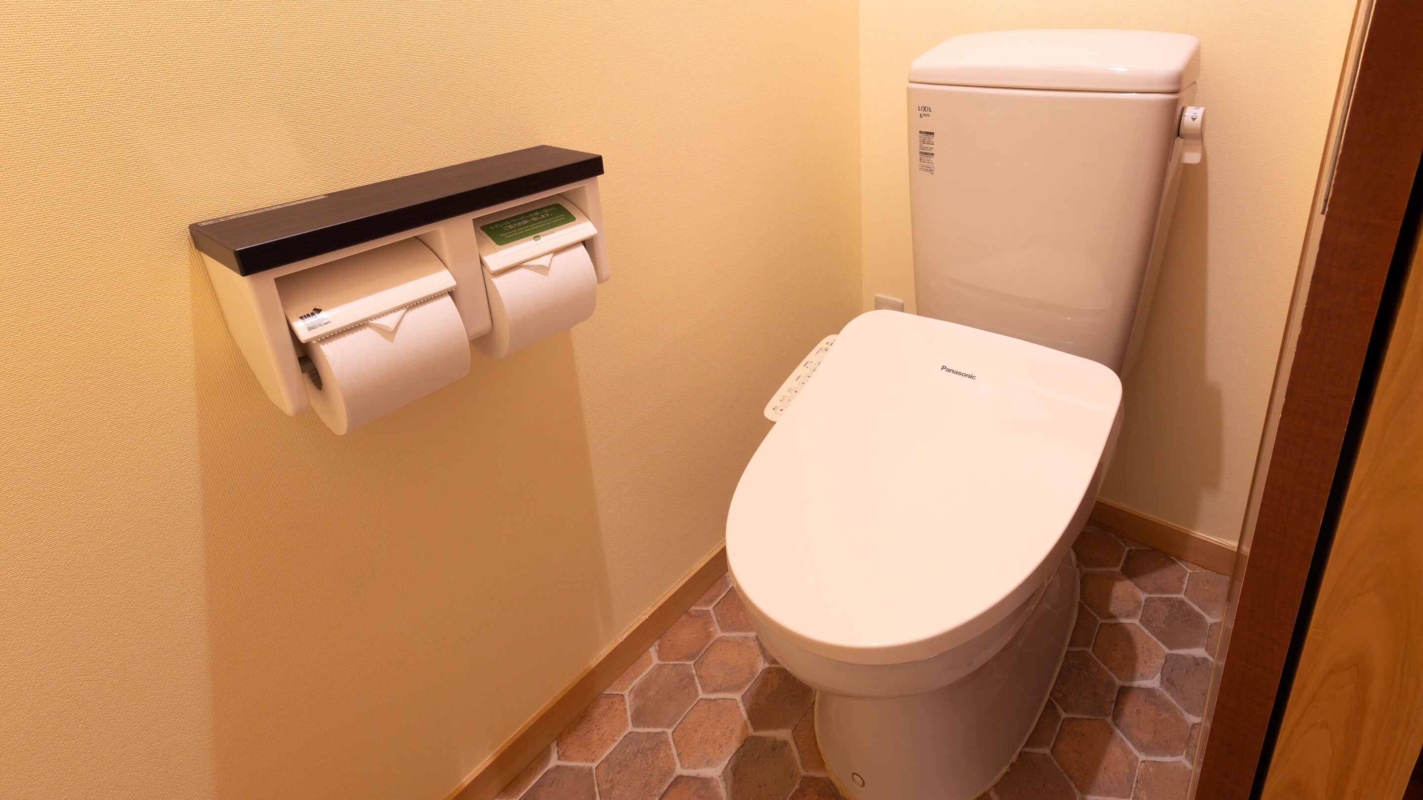 Kamar kembar standar Jepang-Barat (tanpa pemandangan)