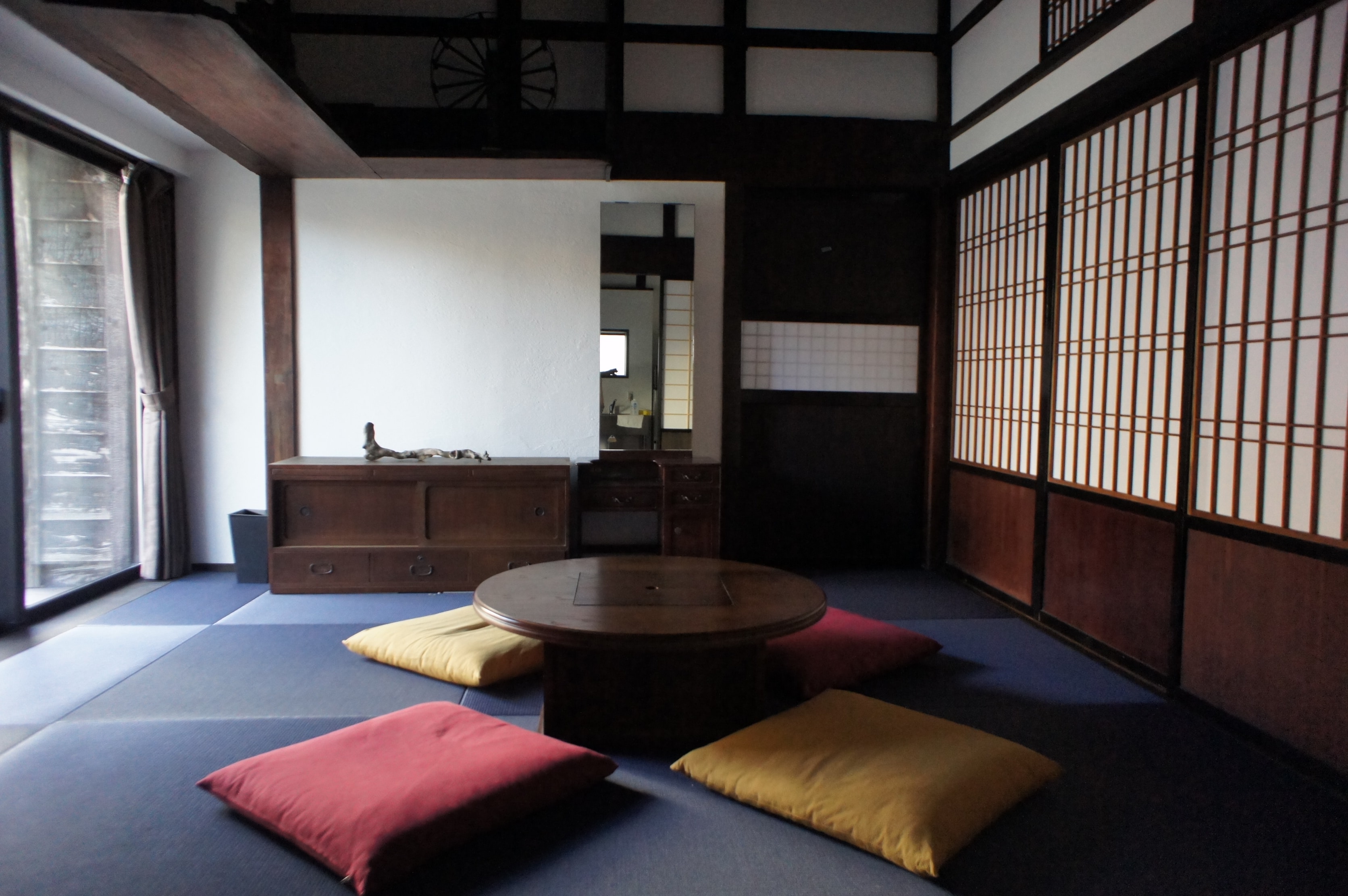 Japanese-style room