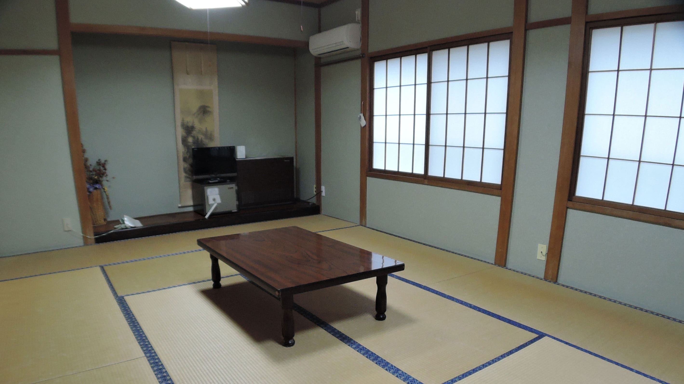 *[Example of a guest room] Relax while looking out at the sea (12 tatami mats)