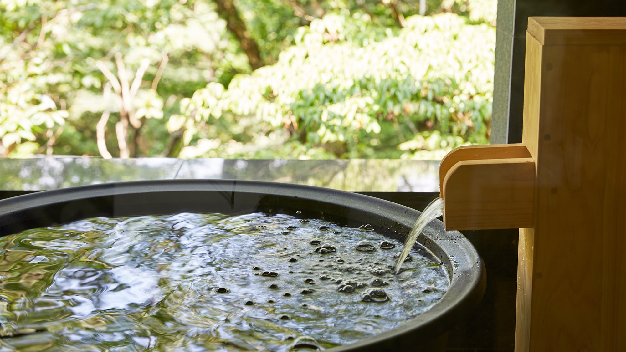 Japanese style executive twin room - open-air bath