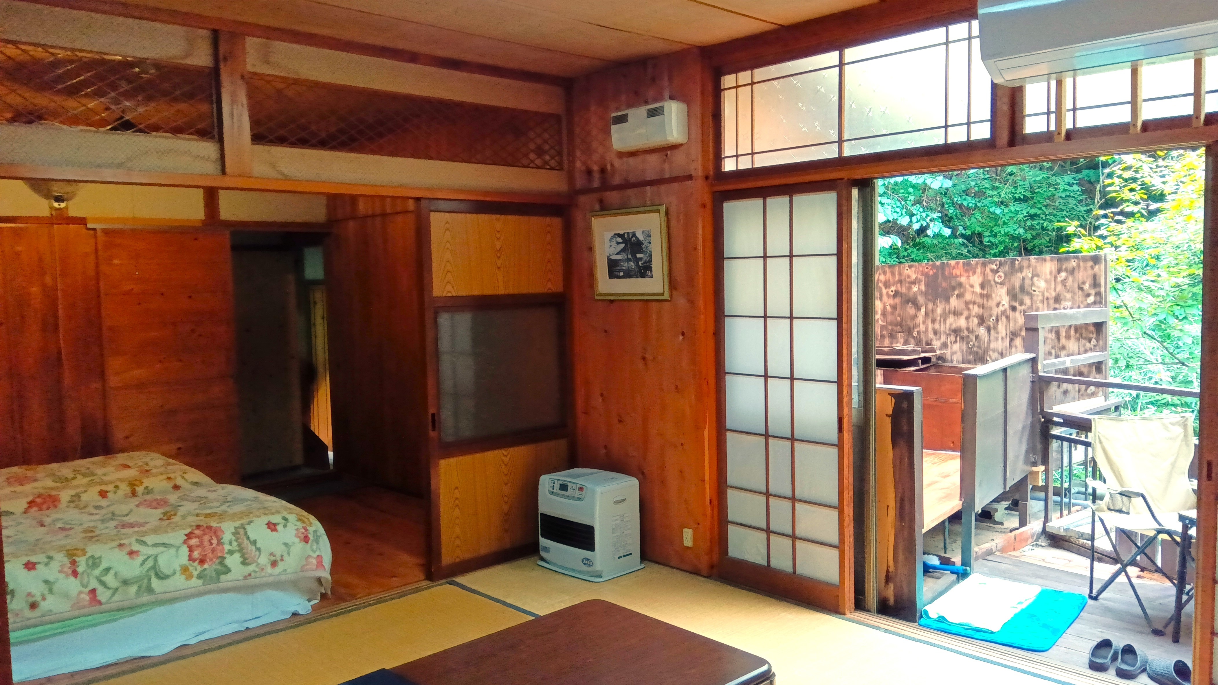 1st floor: Guest room with open-air bath "Hoshio" 8 tatami mat, 6 tatami mat, 6 tatami mat Japanese-Western room