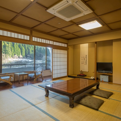 [Room image (large room)]