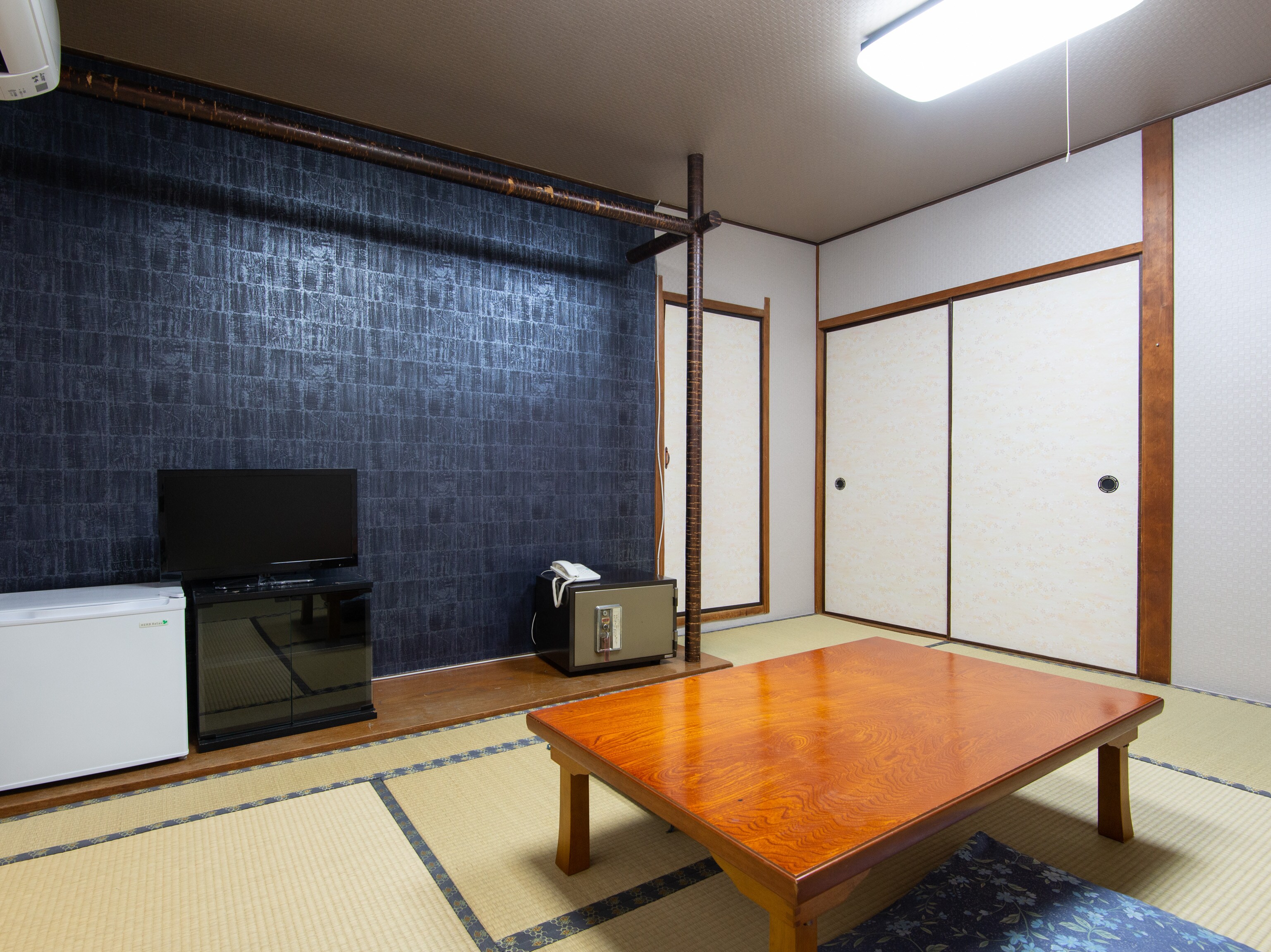 Kamar triple bergaya Jepang (tanpa kamar mandi)