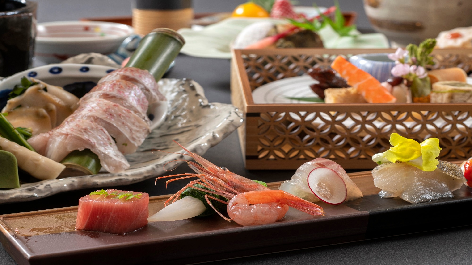 [晚餐圖片]日本懷石料理，您可以享受新鮮的能黑和能登的里山里海