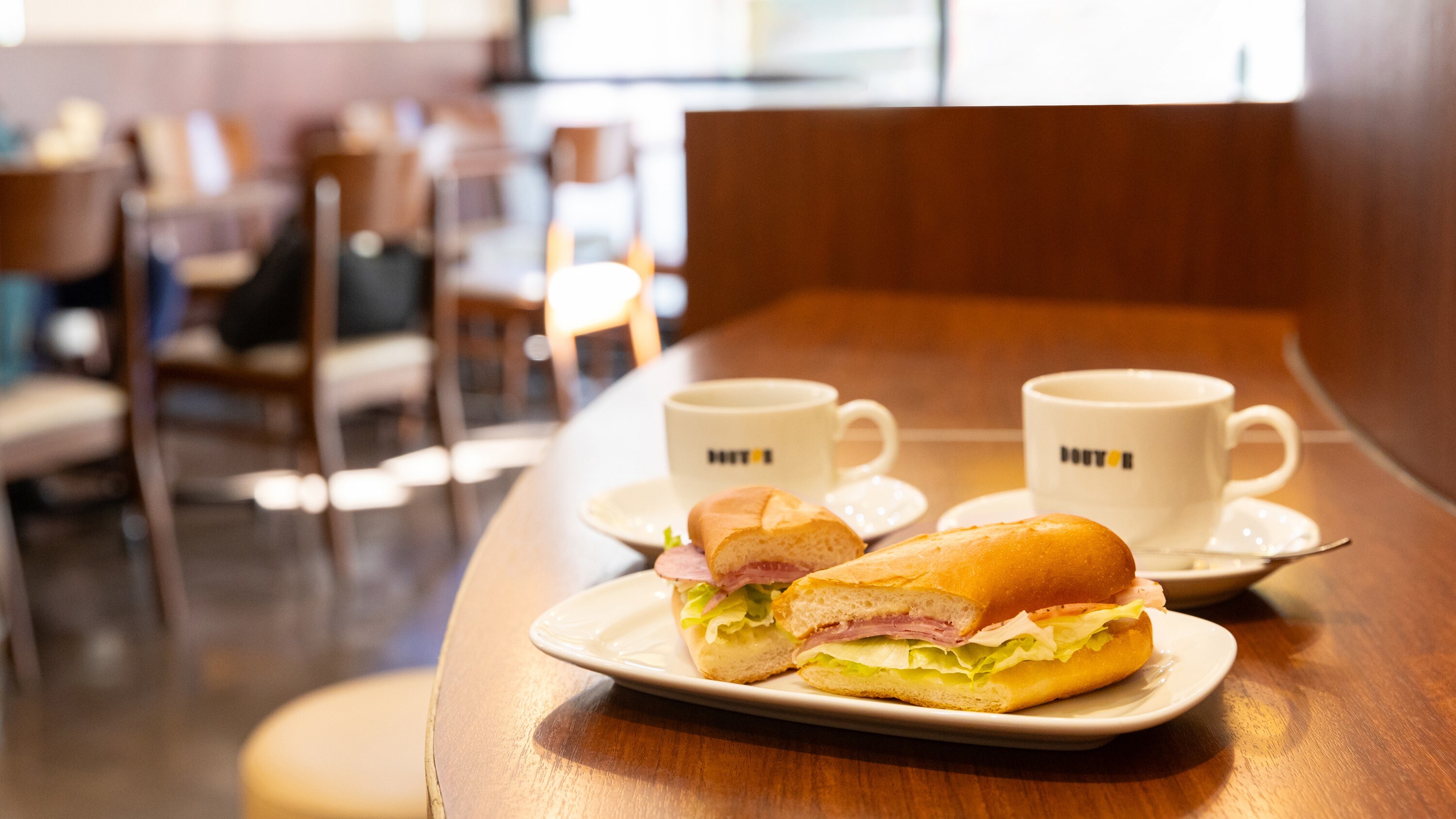 ร้าน Doutor Coffee Kanda Matsunagacho และเมนูชุด