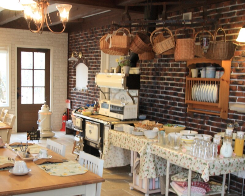 Half-buffet breakfast scene