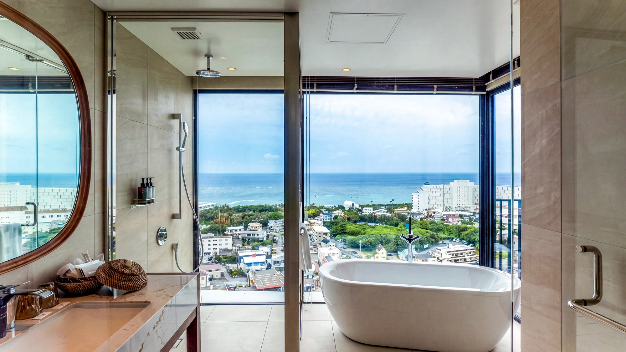 Corner Deluxe Suite