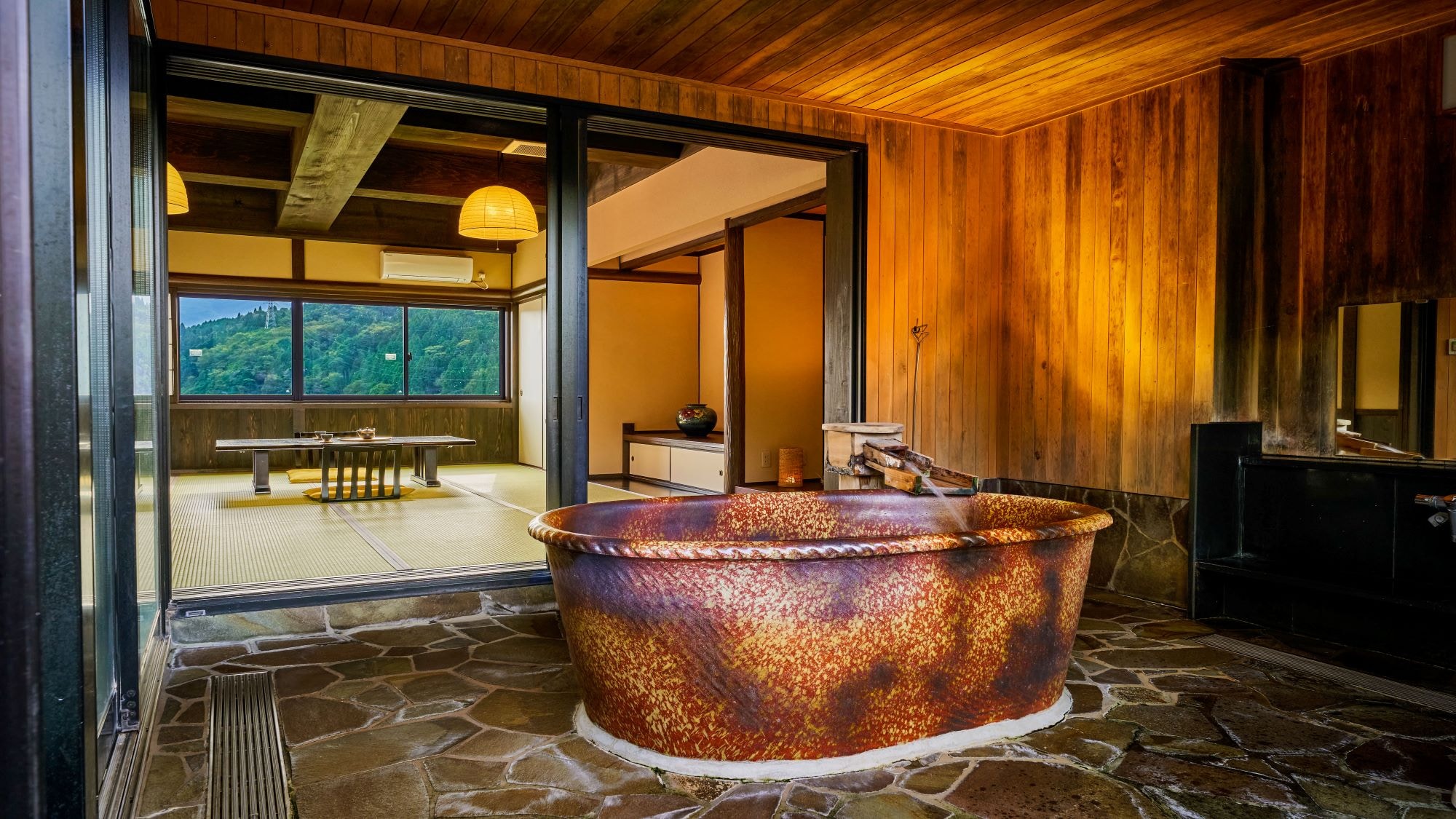Guest room with observation bath "Tenkuan"