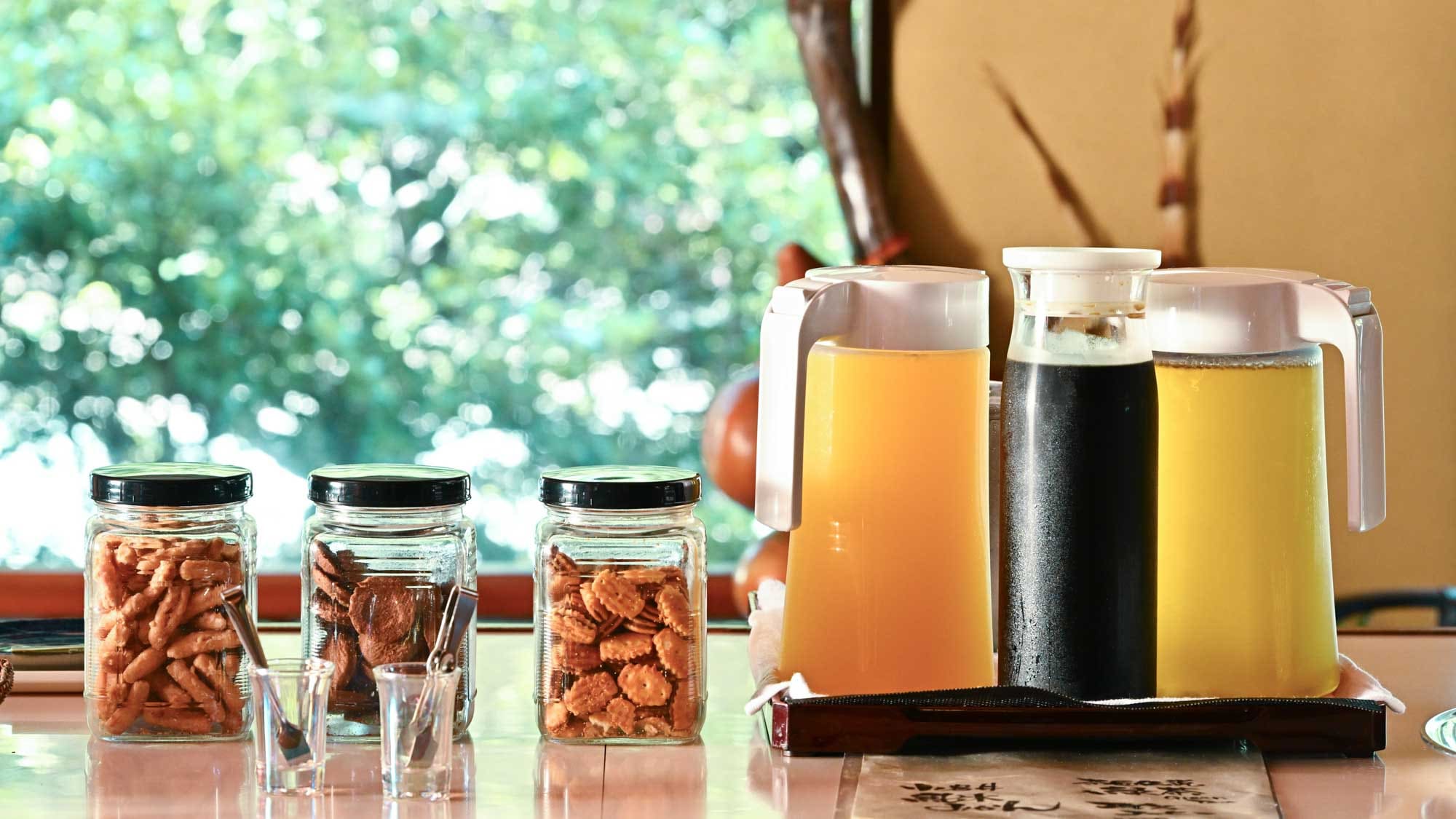 Free drink corner | Juice & snacks