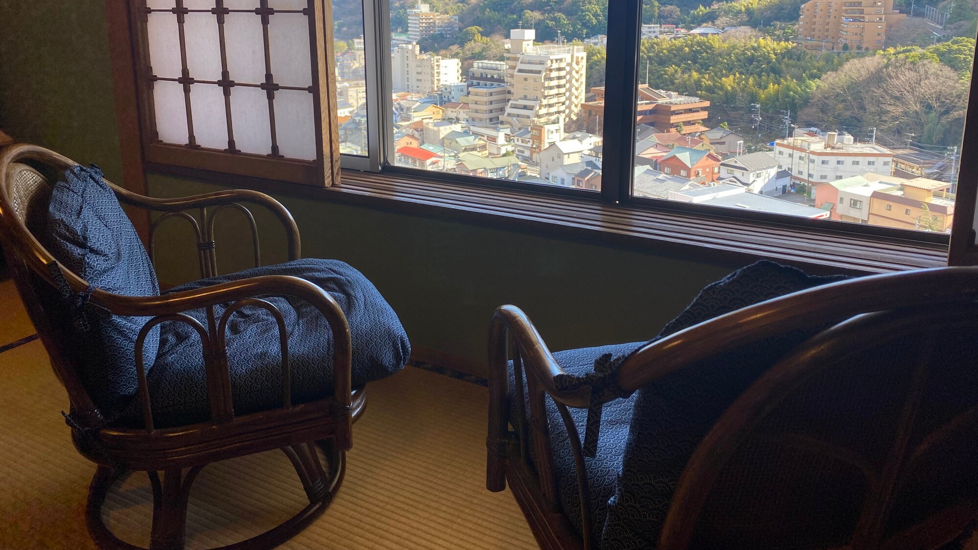 ห้องแบบญี่ปุ่น 10 เสื่อทาทามิ + 6 เสื่อทาทามิ [โฮคุไซ]