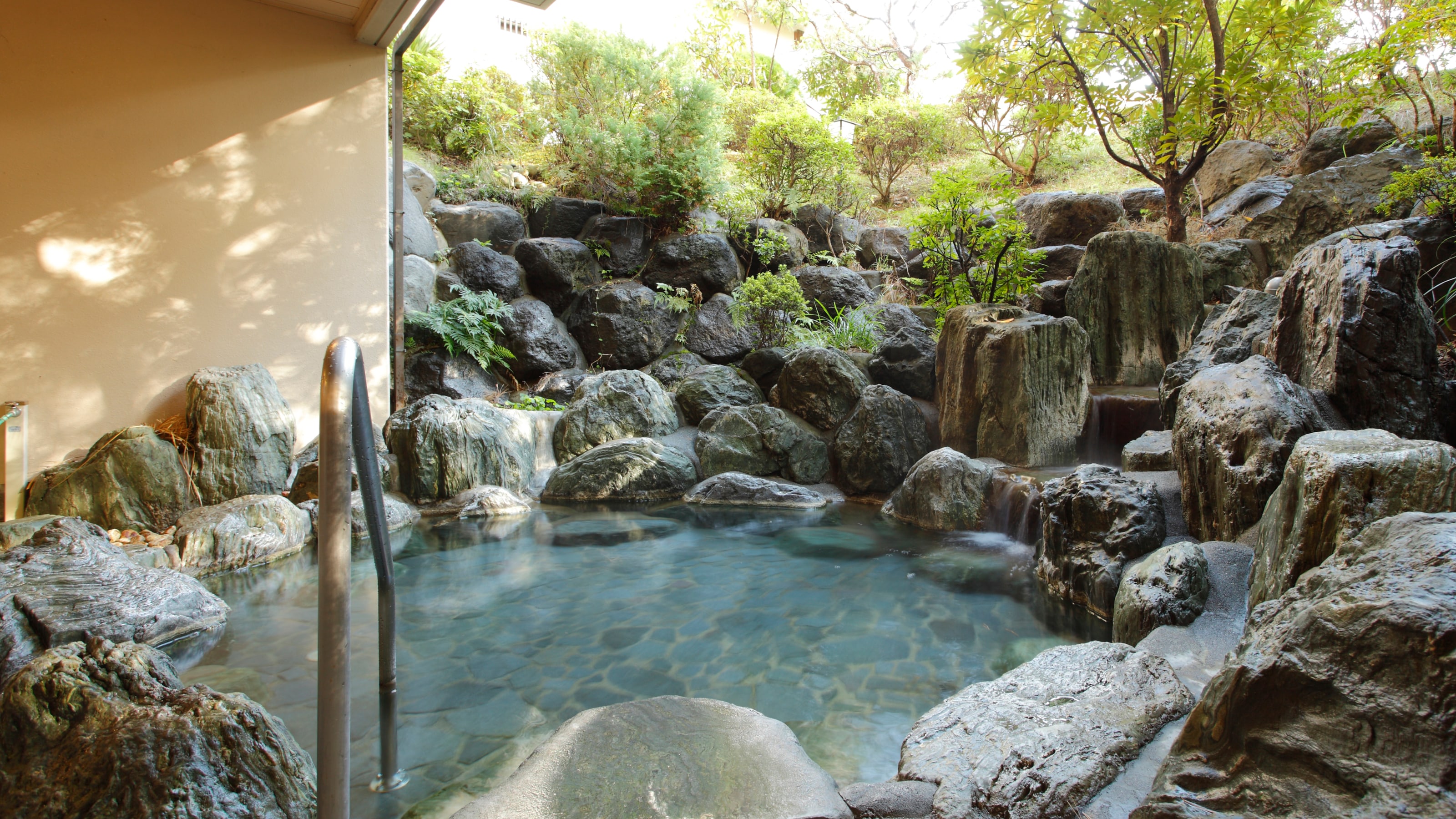 Annex open-air bath (male)