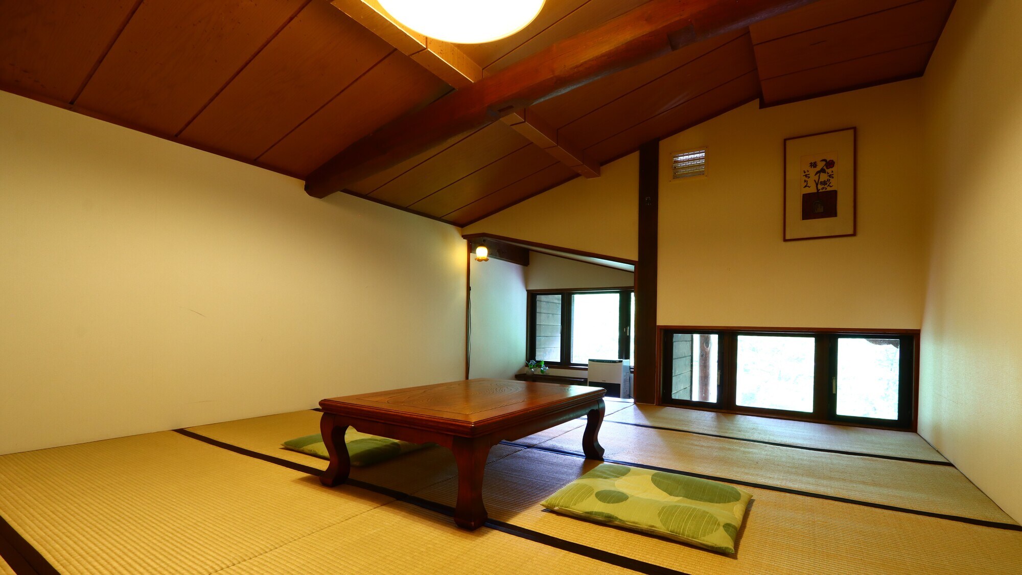 Japanese-style room 10-12 tatami mats
