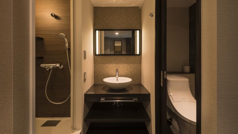 Independent wash basin, shower room, toilet with washlet [Modern Japanese-style room / Modern Western-style room]