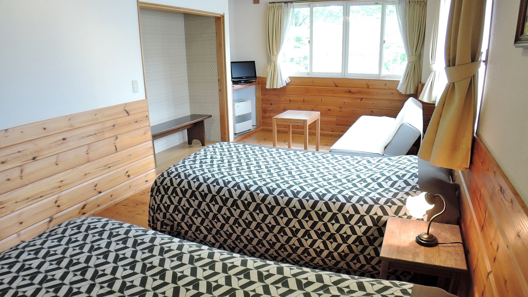 * [Example of a Western-style room] A room with a single bed.