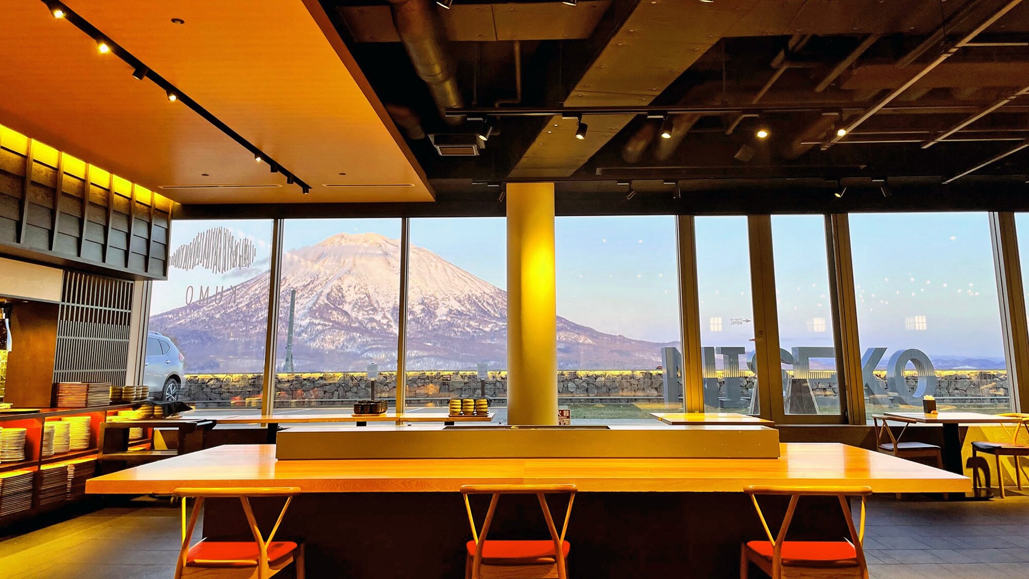 [Kumo Restaurant] On a clear day, you can see Mt. Yotei.