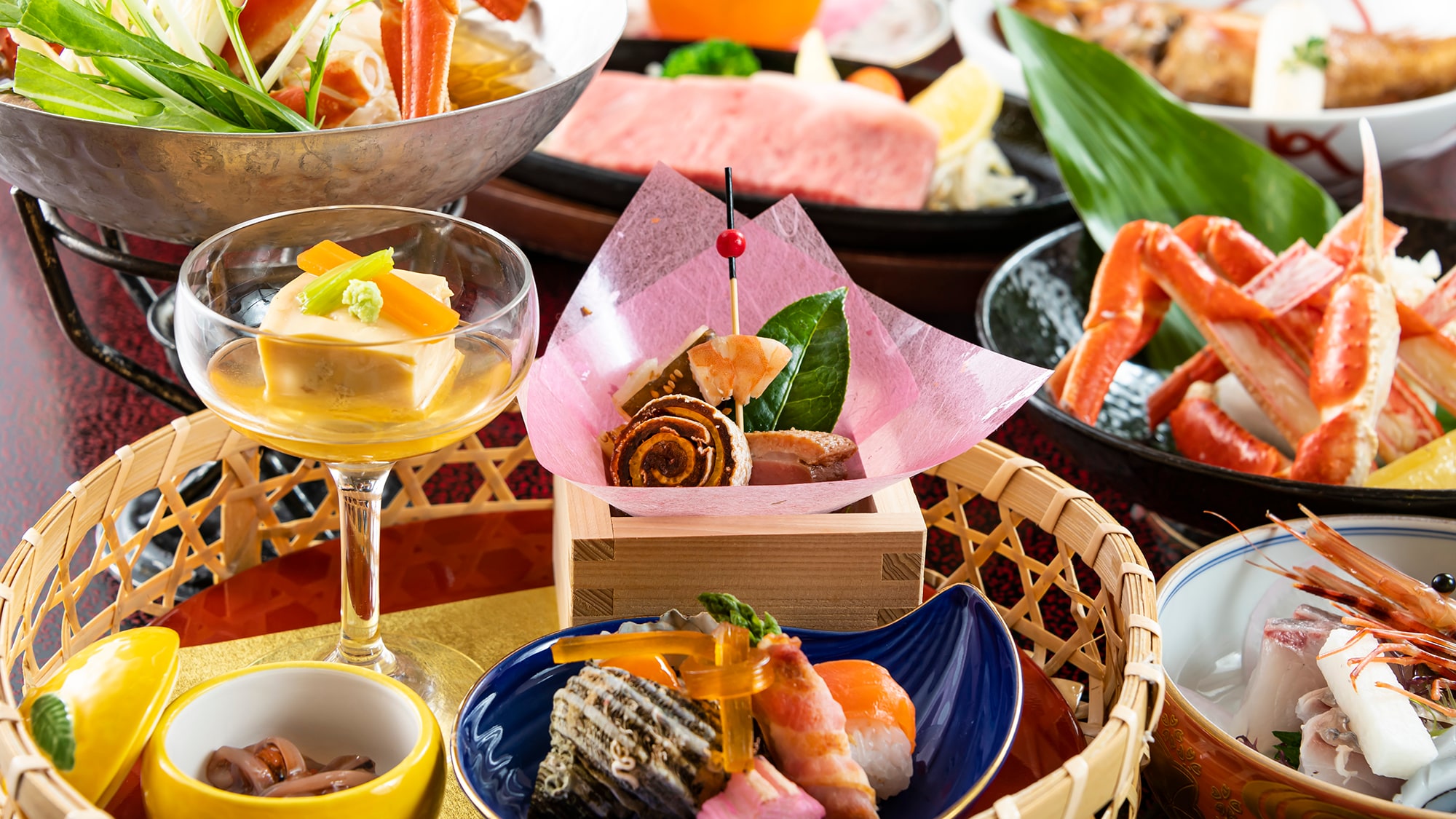 <Chef's specially selected local kaiseki course> Enjoy kaiseki cuisine that makes the most of the flavors of the ingredients. Enjoy dishes that can only be enjoyed here.