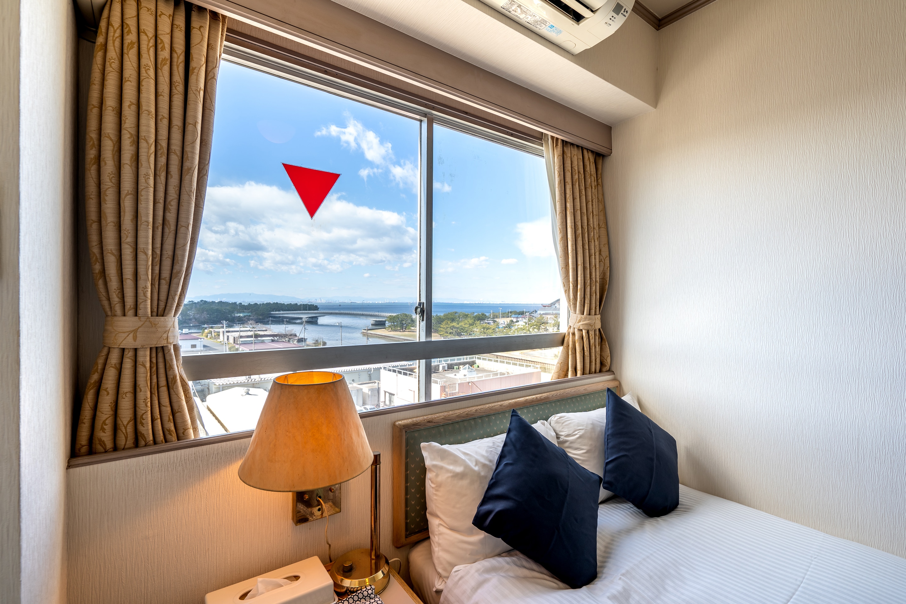 Semi-double room