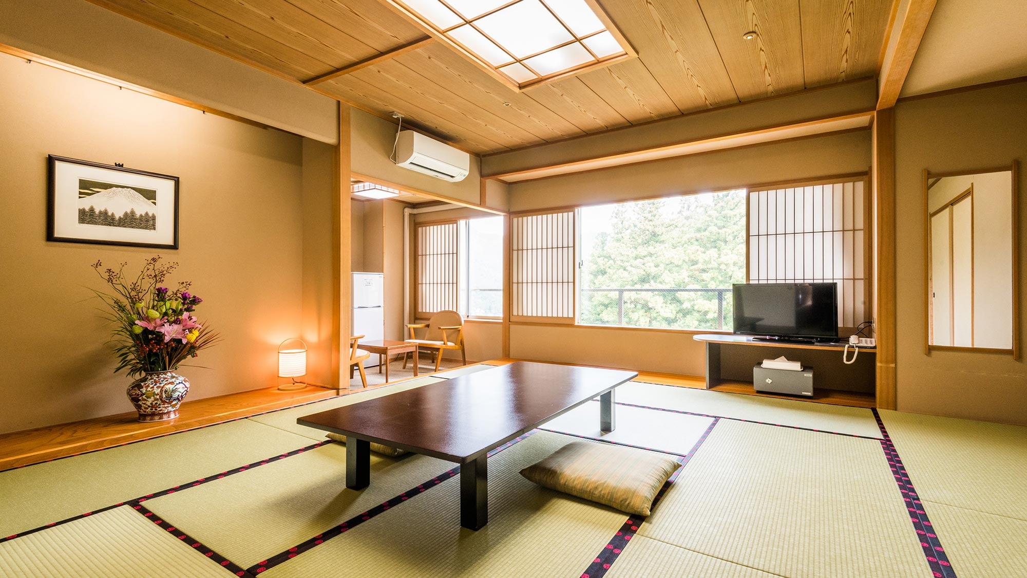 New building - Japanese-style room - 12 tatami mats / Capacity - 5 people
