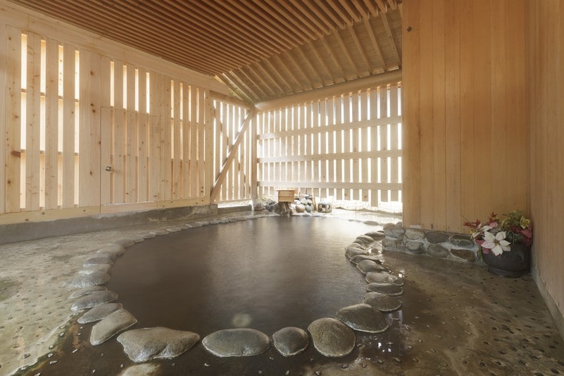 Main building open-air bath