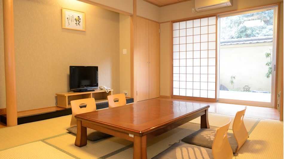 Japanese-style room - Please lay your own futon