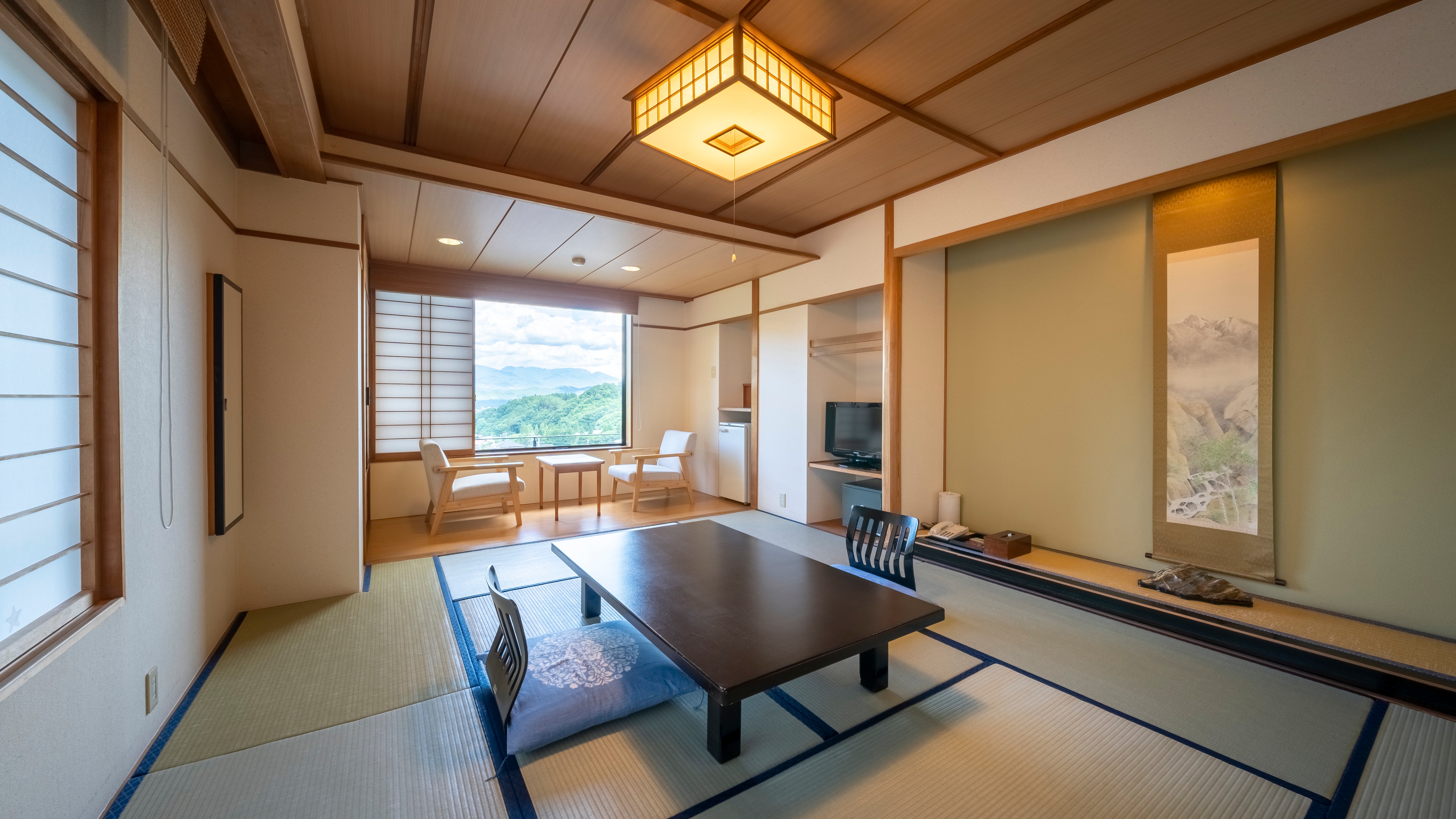 [Guaranteed panoramic view] 10 tatami mats with veranda, 5th or 6th floor