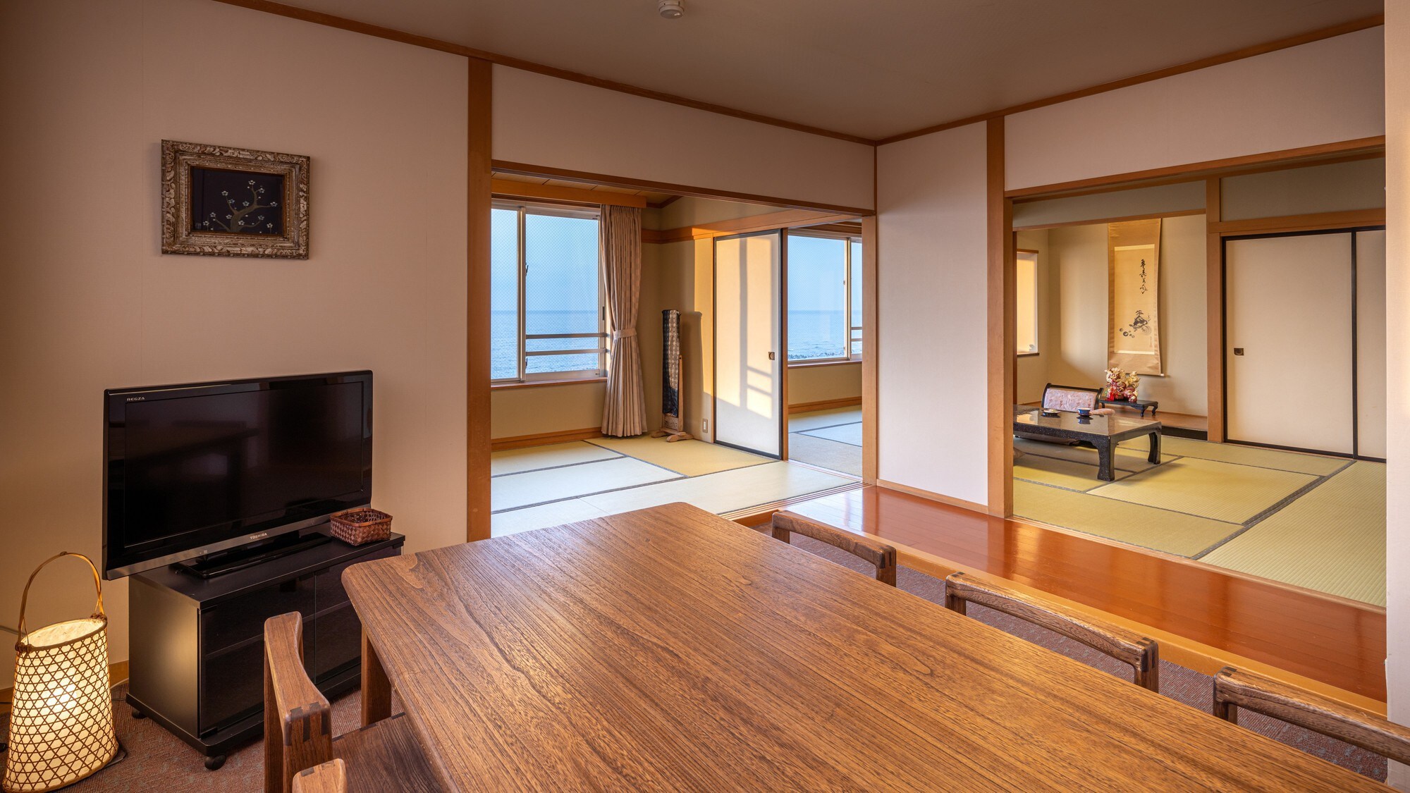 ■ [Ví dụ về phòng có phòng khách] <Tầng trên cùng> Phòng này có phòng khách, vì vậy nếu bạn có thể ngồi thoải mái trên ghế, vui lòng sử dụng (tất cả các phòng đều cấm hút thuốc)