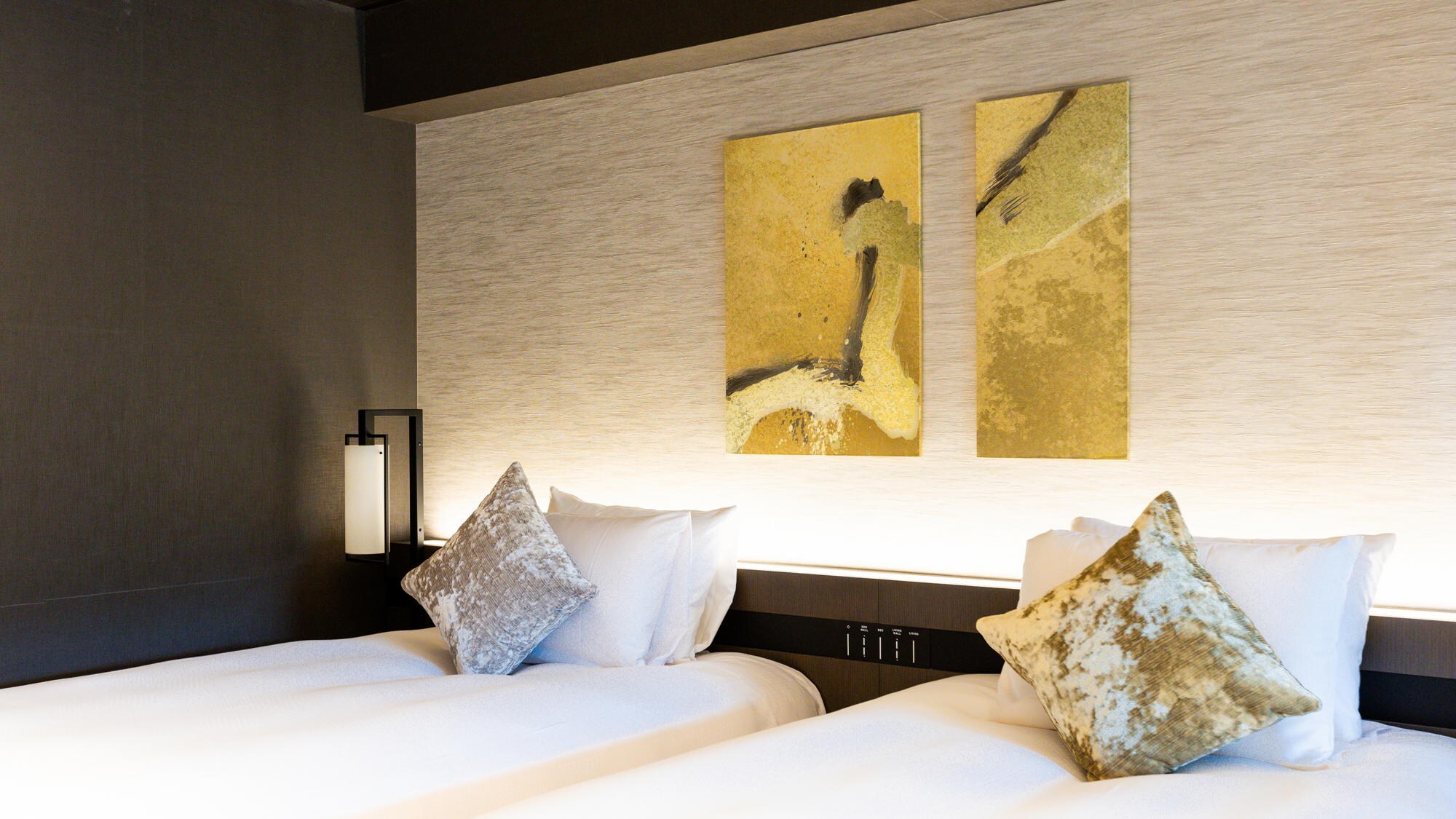 ◆West Wing Deluxe Room with Open-Air Bath (Western Style) | A carefully designed room with a modern approach.