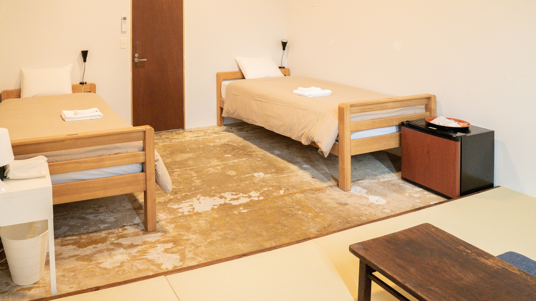 Japanese and Western twin room (capacity 6 people)
