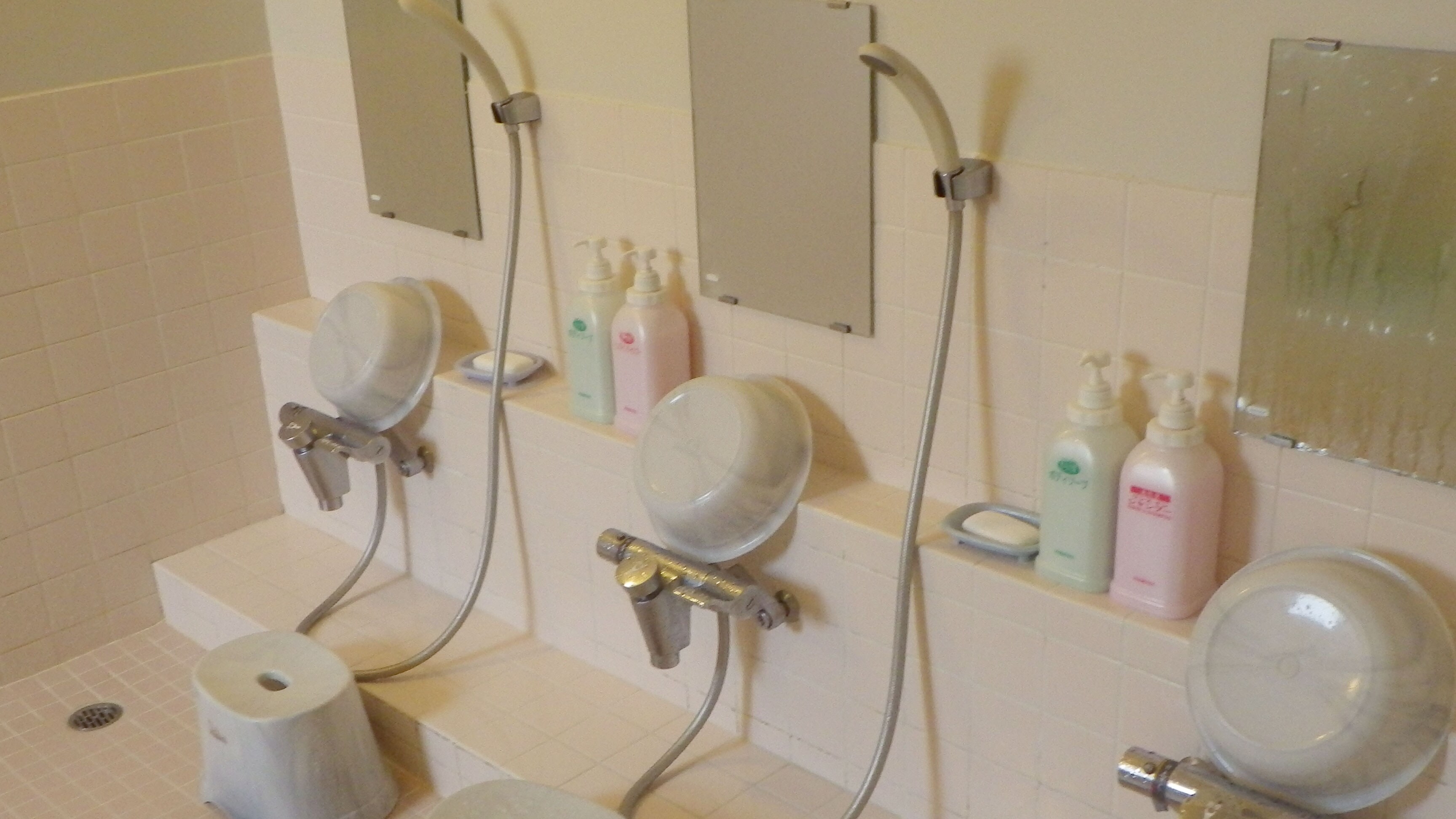* [Men's public bath] We also have a washing area!