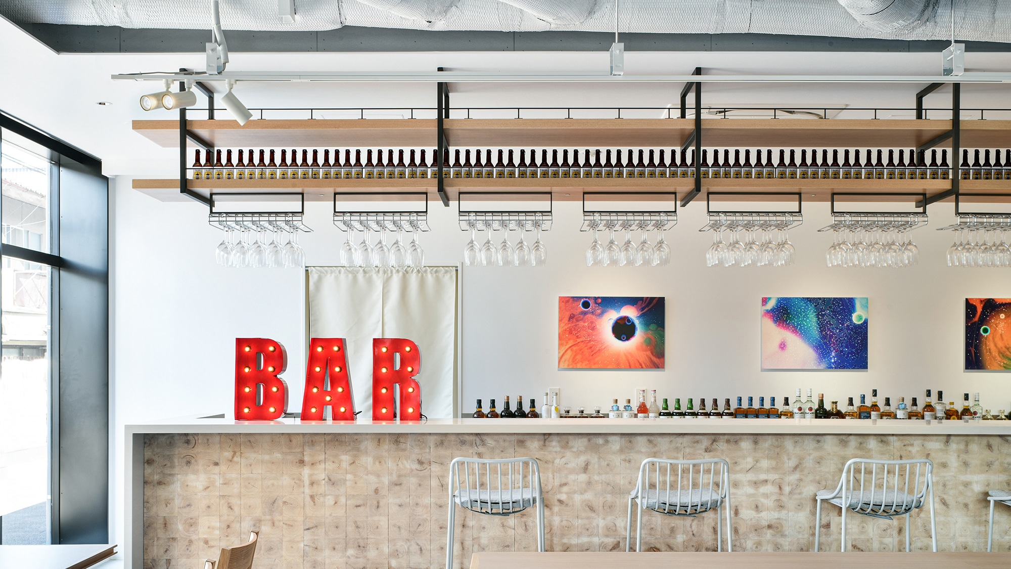 BAR (siang hari)