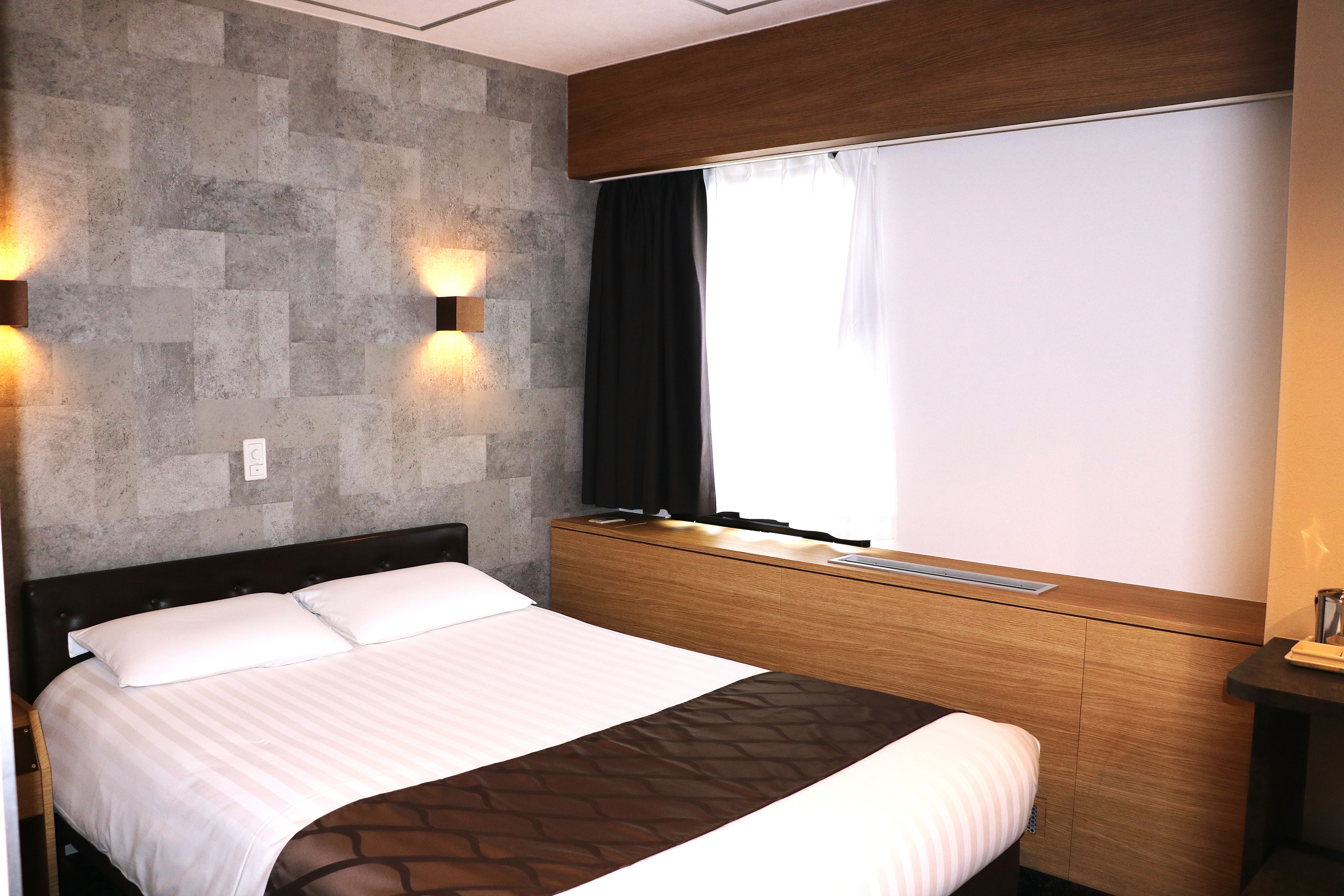 Double Room (D6) Train View (Bed)