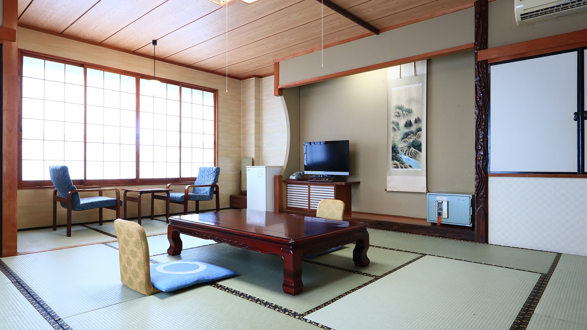 [Room] Two-room room ◆ Japanese-style room 12.5 tatami mats*