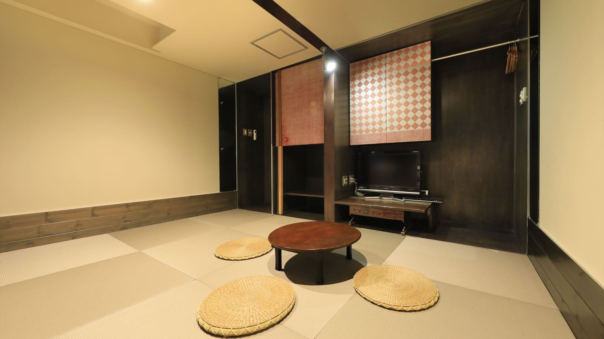 [Family Room] Up to 4 people can stay!
